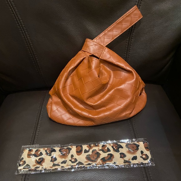 VIANZE 
Wrist Bag Knot Bag Portable Purse Soft PU Leather. New!! - Picture 7 of 8